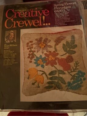 Vintage Spring Flowers Pincushion Crewel Kit - Multicolor